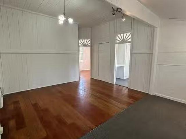 Cozy 27 Allen Street, Hamilton, QLD 4007