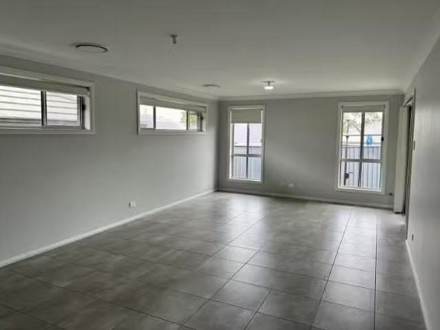 Charming 27 Bilson Road, Spring Farm House for rent Listed by.