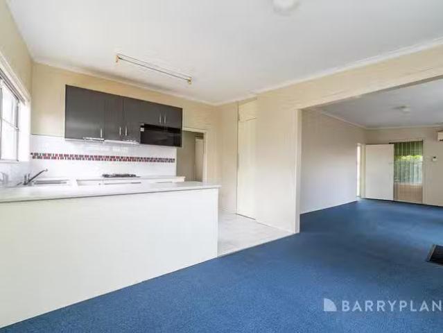 For Rent! 27 Hampden Street, Dallas, VIC 3047