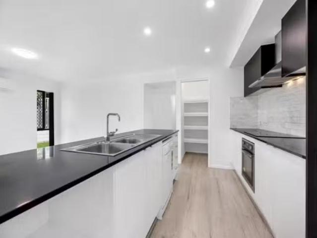 Cozy 27 Noble Crescent, NARANGBA, QLD 4504 House for Rent