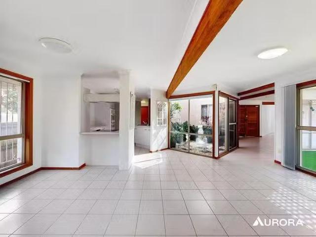 Nice 27 North Street, Cleveland, QLD 4163