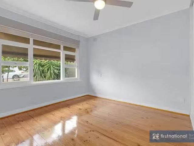 Unique 27 Pauls Drive, Valley View, SA 5093