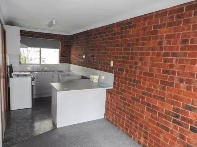 Charming 2/445 Macauley Street, Albury Apartment for rent Lis.