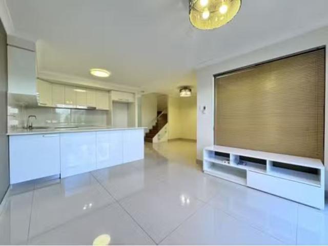 Unique 24/43 Doulton Street, CALAMVALE Townhouse for rent Lis.