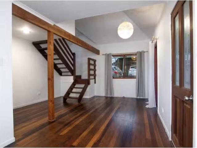 Deal! 2/45 Rajah Rd, Ocean Shores House for rent Listed by Sh.