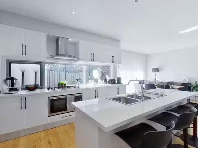Cheap 2/48 Freemans Road, Altona North VIC 3025