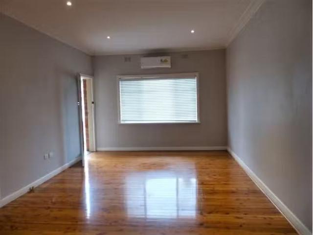 Just in! 2/496 Schubach Street, EAST ALBURY Apartment for rent.