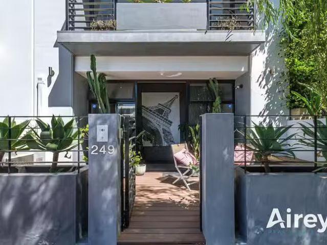 Cozy 249 Lake Street, Perth, WA 6000