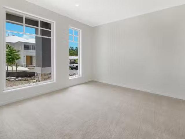 Nice 249 Sandpiper Terrace, Worongary, QLD 4213