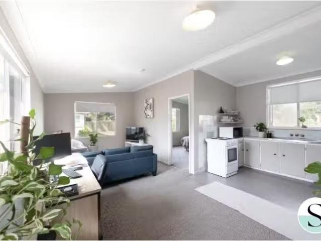 New 2/4 Awabakal Avenue, Blacksmiths Apartment for rent Liste.