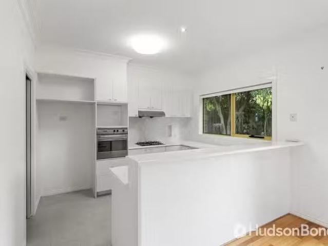 Cozy 24 Greythorn Road, Balwyn North, VIC 3104