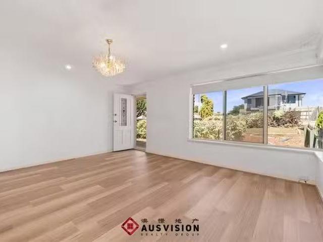 Charming 24 Mandora Way, Riverton, WA 6148