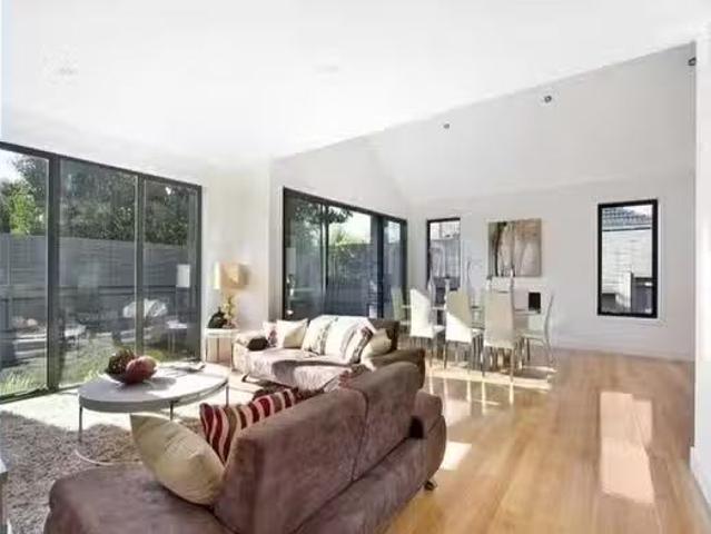 Cheap 2/4 Saxton Street, Box Hill North, VIC 3129