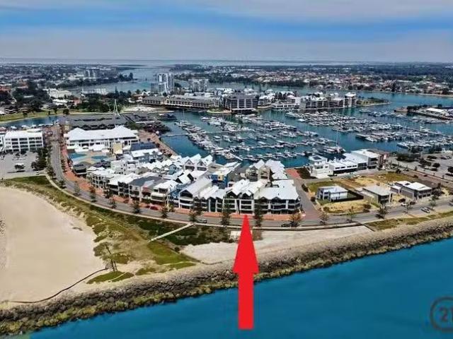 Nice 2/51 Breakwater Parade, Mandurah, WA 6210
