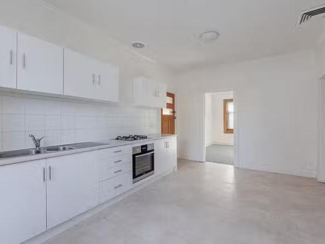 Nice 256 Sir Donald Bradman Drive, Cowandilla, SA 5033