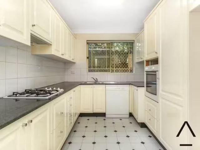 New 2/5 7 Lithgow Street, Wollstonecraft Townhouse for rent L.