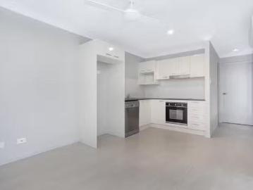 Unique 2/5 Woodlands Avenue, Petrie, QLD 4502
