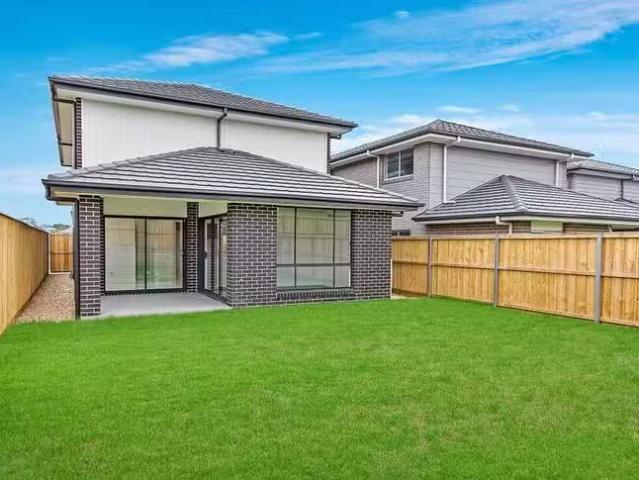Rental! 25 Flemington Parkway, Box Hill, NSW 2765