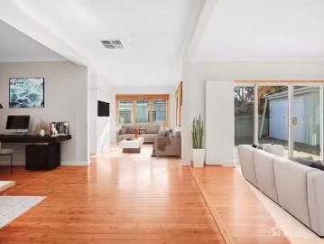 Nice 25 Mair Street, Turvey Park, NSW 2650