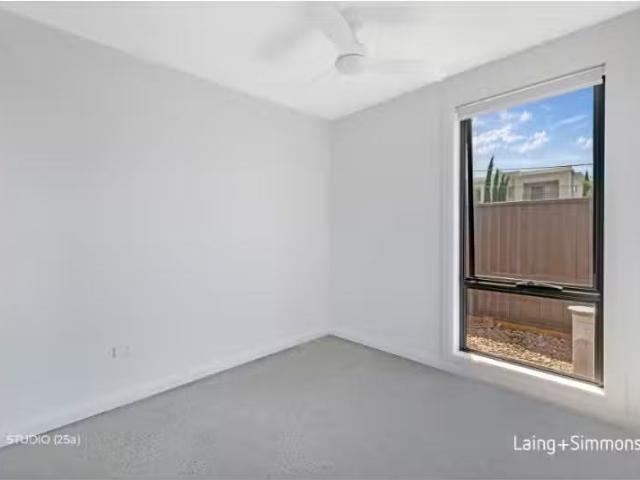 Cheap 25A Queen Street, Guildford West Townhouse for rent Lis.