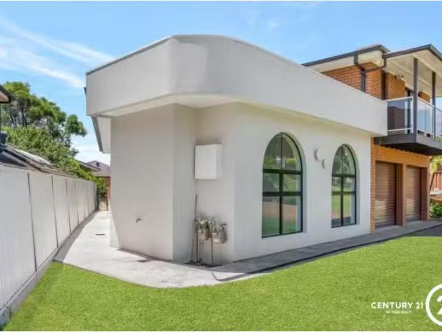 Cozy 25a Ringtail Crescent, Bossley Park Apartment for rent L.