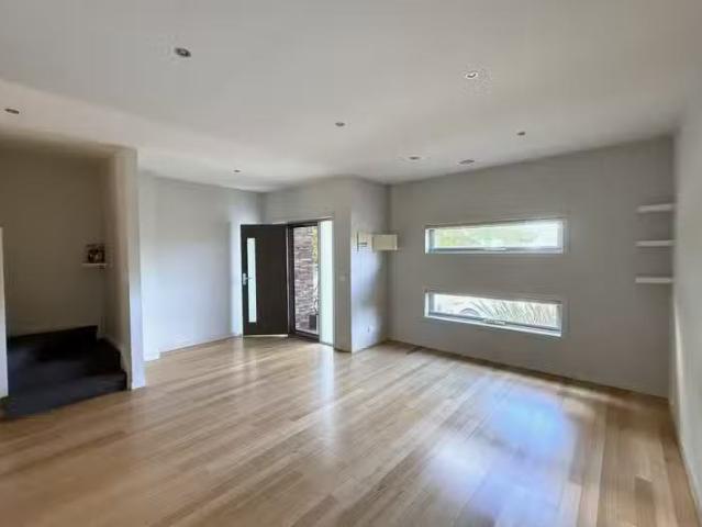 Just in! 26 Warner Way, Caroline Springs VIC 3023