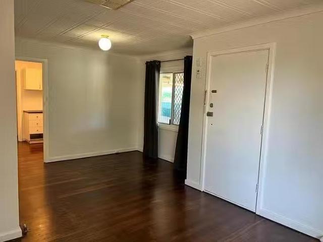 Cozy 26 Edgington Crescent, Koondoola, WA 6064