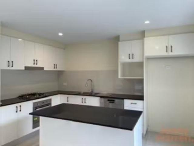 Deal! 26 Gudamang Street, Ngunnawal House for rent Listed by.