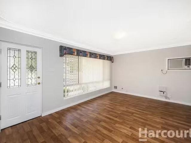 Cozy 26 Nestor Way, Silver Sands, WA 6210