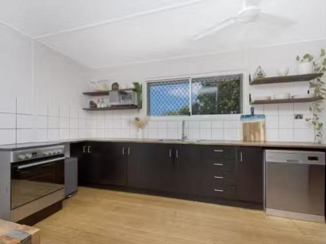 Charming 26 Noongah Street, Currajong, QLD 4812