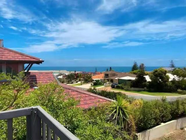 New 26 Resolute Way, Ocean Reef, WA 6027
