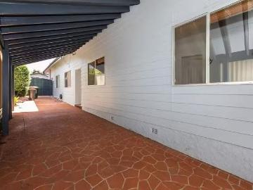 Rental! 26B Central Road, Beverly Hills Townhouse for rent Li.