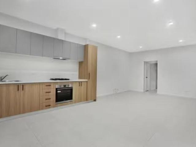 Cheap 2/712 Plenty Road, Reservoir VIC 3073 Apartment For Le.