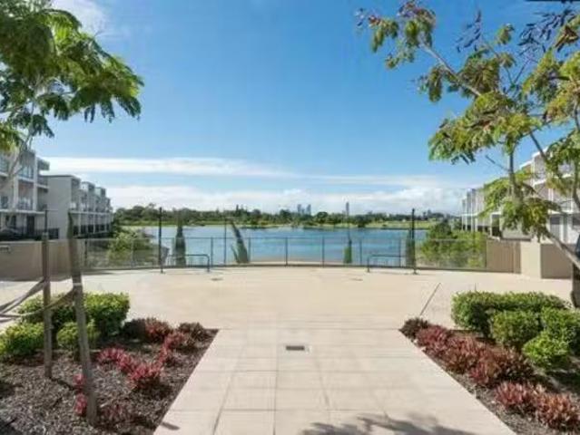 New 28/3031 The Boulevard, Carrara, QLD 4211