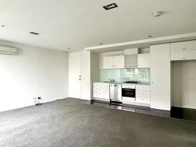 Nice 28/568 New Street, Brighton, VIC 3186