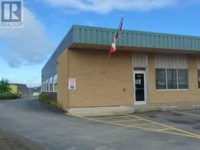 Charming 28 Cromer Avenue, Grand Falls Windsor, NL, A2A 1X2.