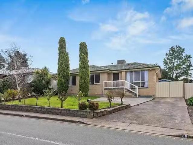Unique 28 Hessing Crescent, Trott Park, SA 5158