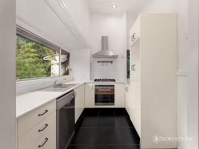 New 28 Maynard Street, Woolloongabba, QLD 4102