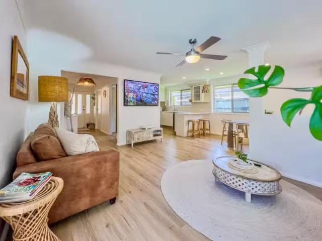 Cozy 28 Mirreen Drive, TUGUN House for rent Listed by Crystal.