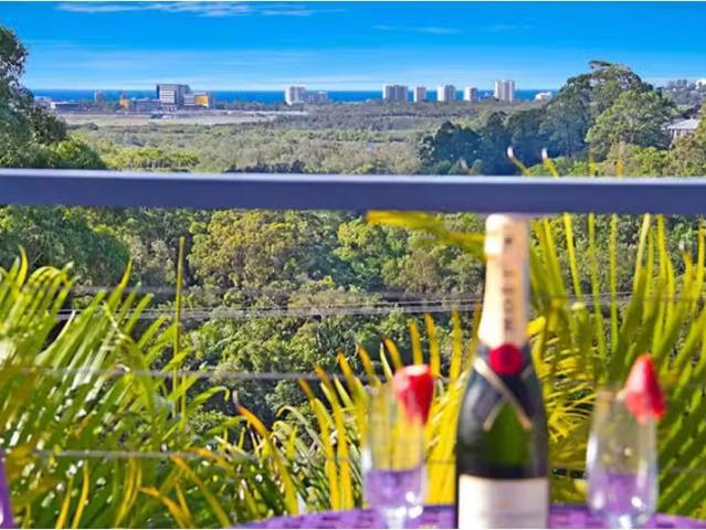 For Rent! 28 Myeerimba pde, TWEED HEADS WEST House for rent L.