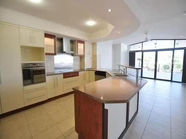 Charming 28 Sailaway Drive, Eimeo, QLD 4740