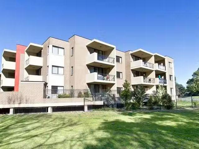 Cheap 29/47 53 Lydbrook Street, Westmead, NSW 2145