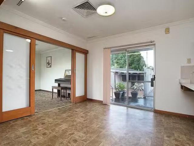 Charming 29 Davies Crescent, Kardinya, WA 6163
