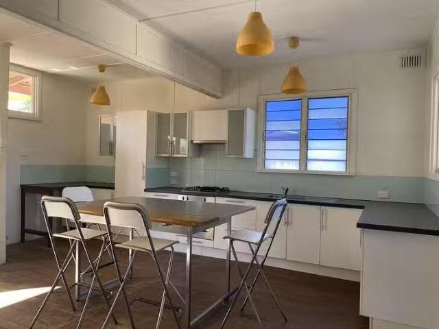 Deal! 29 Hubble Street, South Carnarvon, WA 6701