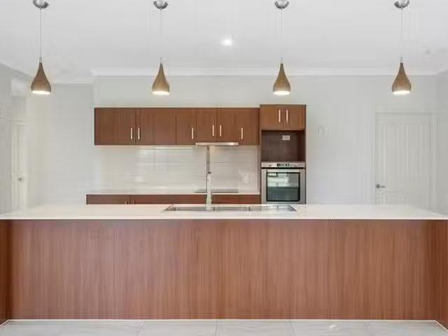 Rental! 2 Morrow Street, Collingwood Park, QLD 4301