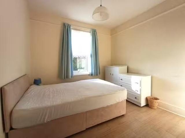 Unique 2 BA Studio flat for rent in Harvey Road, Bournemouth.