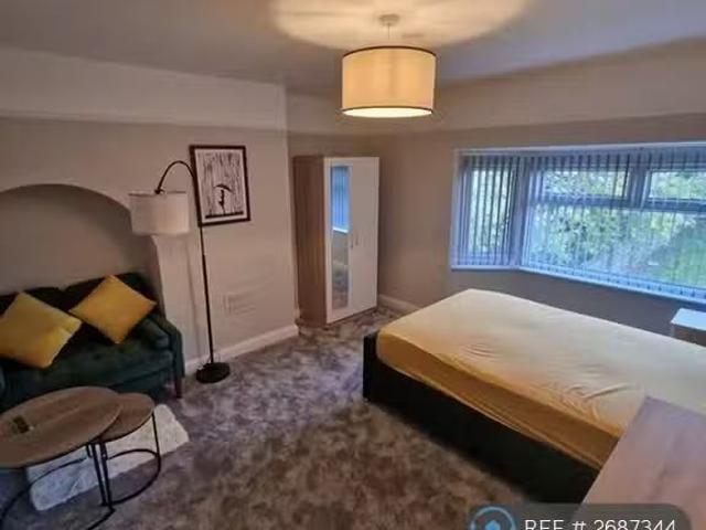 Cheap 2 BA 1 bedroom house share for rent in The Roundabout, B.