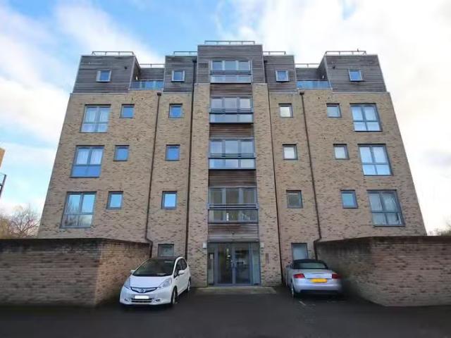 Just in! 2 BA 2 bedroom apartment for rent in Pepys Court, Cam.
