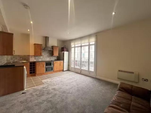 Rental! 2 BA 2 bedroom apartment for rent in Regent Street, Le.