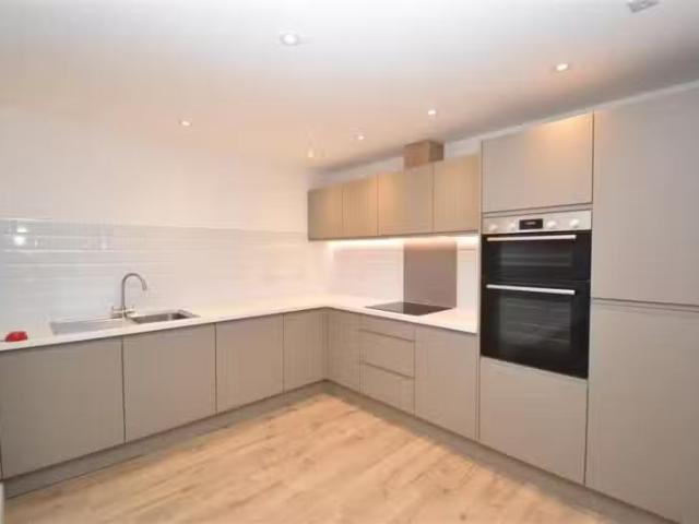 Rental! 2 BA 2 bedroom apartment for rent in Waterside House.